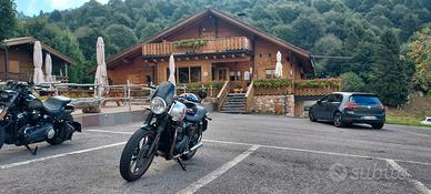 TRIUMPH STREET TWIN 900