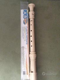 Flauto soprano dolce  con la sua custodia
