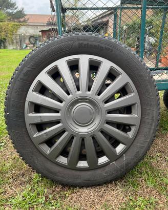 Gomme invernali (4) con cerchi 4 fori 155 65 R14