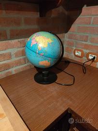 Mappamondo Luminoso Vintage.