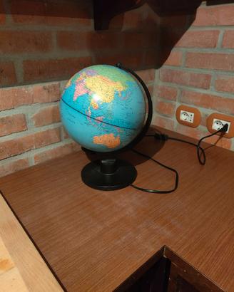 Mappamondo Luminoso Vintage.