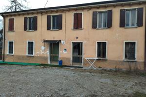 Ampio Rustico con abitazione, Volta Mantovana (MN)