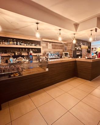 Bar caffetteria ricevitoria con licenza sala slot