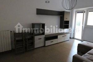 Ponte lungo trilocale con doppi servizi