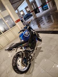 Yamaha YZF 750R 