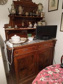 credenza con piattaia, ripiano marmo grigio marezz