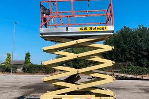 piattaforma a pantografo JLG 2646 ES