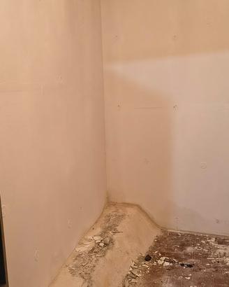 Cantinola di 10mq all' interno di un palazzo