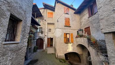 CASA SEMINDIPENDENTE A SELLERO