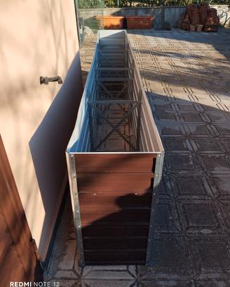 fioriera in lamiera zincata preverniciata