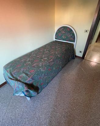 Letto  singolo con  rete e mterasso