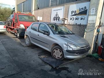 PEUGEOT 206 1.1 B 2001 HFX  PER RICAMBI