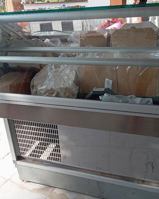 vetrina pasticceria 