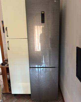 Frigorifero combinato LG Total No Frost 384L Inox