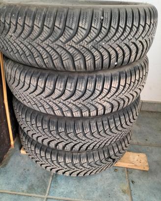 Pneumatici invernali 155/60 R15 74T