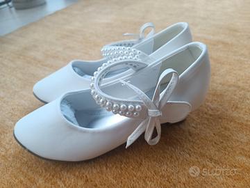 Scarpe bambina eleganti bianche con perle – nuove 
