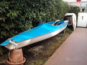 Canoa inaffondabile biposto anche a pedali