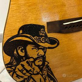 Chitarra, pirografia. Lemmy Kilmis, Motorhead.