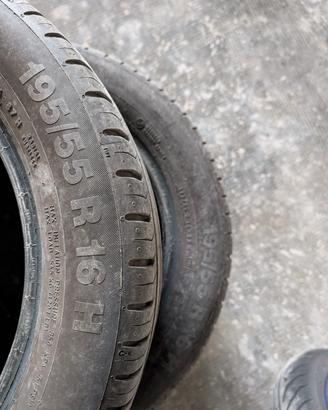 195/55 R16 H Set di 3 gomme più  una  da riparare.