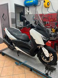 Yamaha XMAX 300