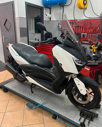 Yamaha XMAX 300