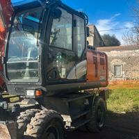 Escavatore gommato Hitachi ZX170W-6