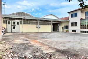 Capannone con uffici