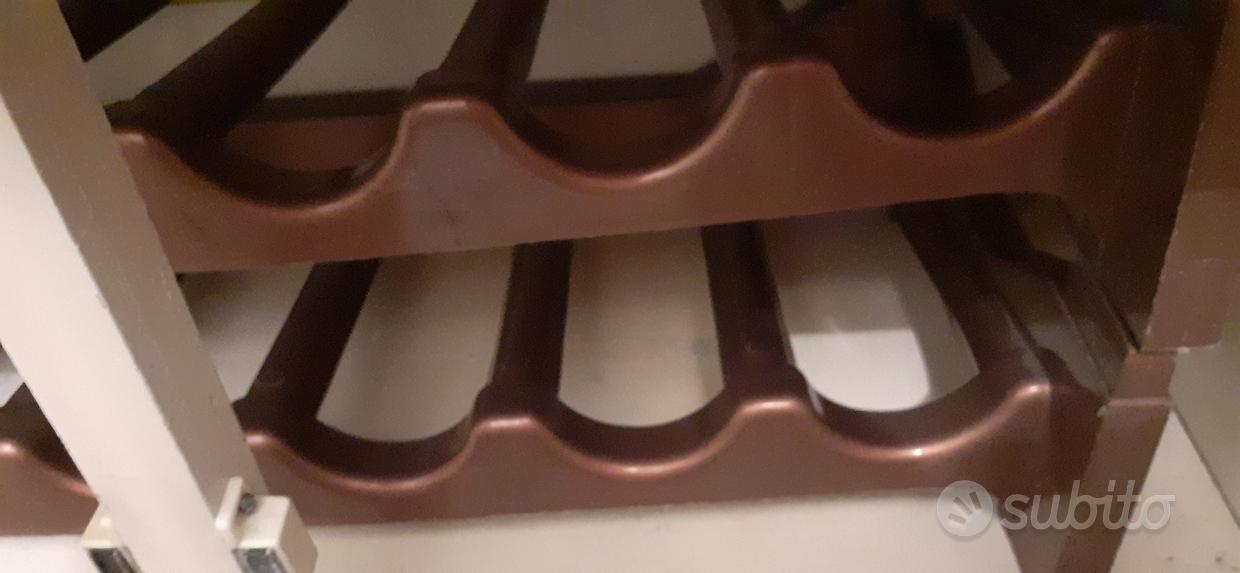 Bottiglie plastica vuote Mobili usati