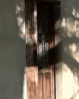 Porta di ingresso da restaurare