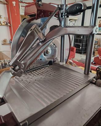 affettatrice rossa manuale 