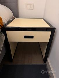 Comodino Armani Casa in pergamena e legno laccato