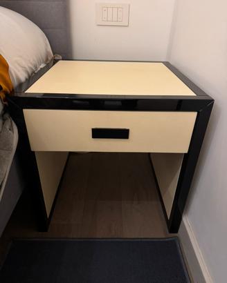 Comodino Armani Casa in pergamena e legno laccato