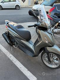 Beverly 300