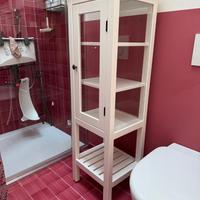 Mobile bagno IKEA, anta in vetro (modello HEMNES)