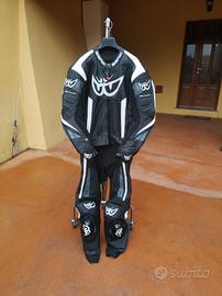 tuta moto 54 divisibile come NUOVA in pelle