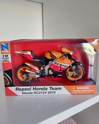 Repsol Honda RC212V 2010 Dovizioso n°4 scala 1:12