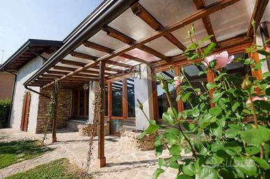 Rustico / Casale di 145 m² con 3 locali e posto au
