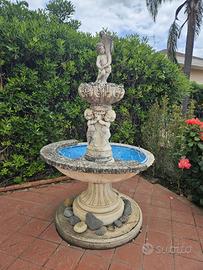 Fontana in pietra bianca decorativa stile classico