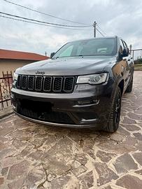 JEEP GRAND CHEROKEE  SUMMIT