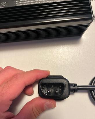 Caricabatterie Originale NIU 60V 4A per Scooter El