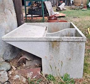 Lavatoio in cemento