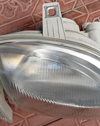 fari e frecce anteriori Fiat 600 