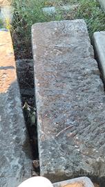 paracarri manufatti in pietra