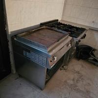 cucina 4 fuochi + fray top marca Mareno