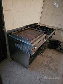 cucina 4 fuochi + fray top marca Mareno