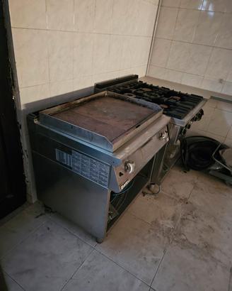 cucina 4 fuochi + fray top marca Mareno