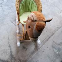 Cavallo a dondolo in vimini