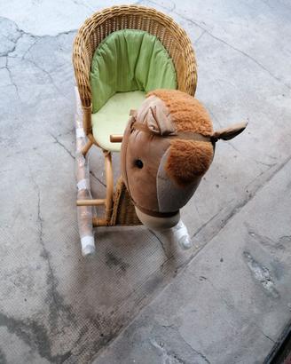 Cavallo a dondolo in vimini