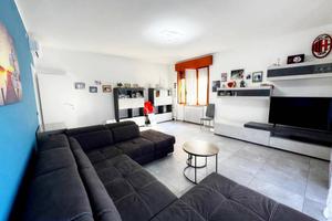Appartamento di 209 m² con più di 5 locali a Maran