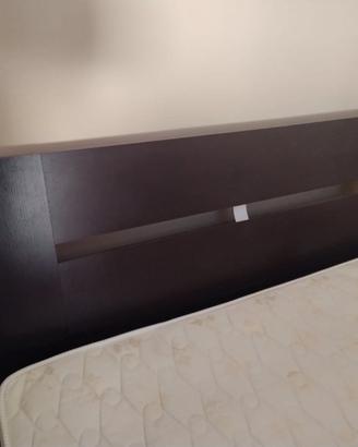 Letto matrimoniale con rete doghe in legno